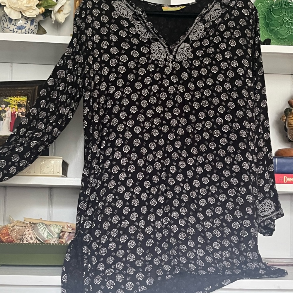 Rock Flower Paper Black/gray long sleeve tunic - Picture 2 of 10
